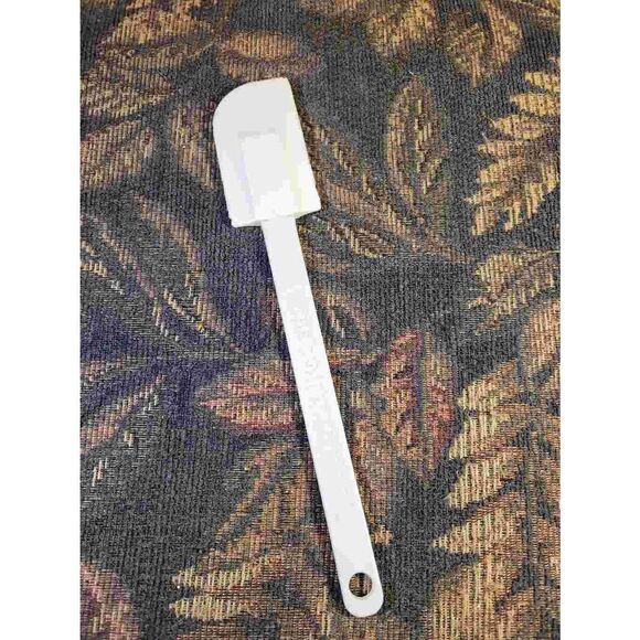 Pampered Chef Classic Scraper - Picture 1 of 6